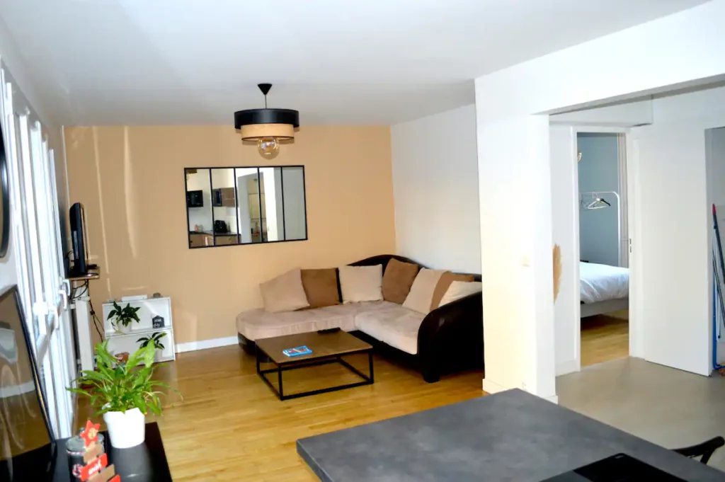 appartement-airbnb-part-dieu-salon